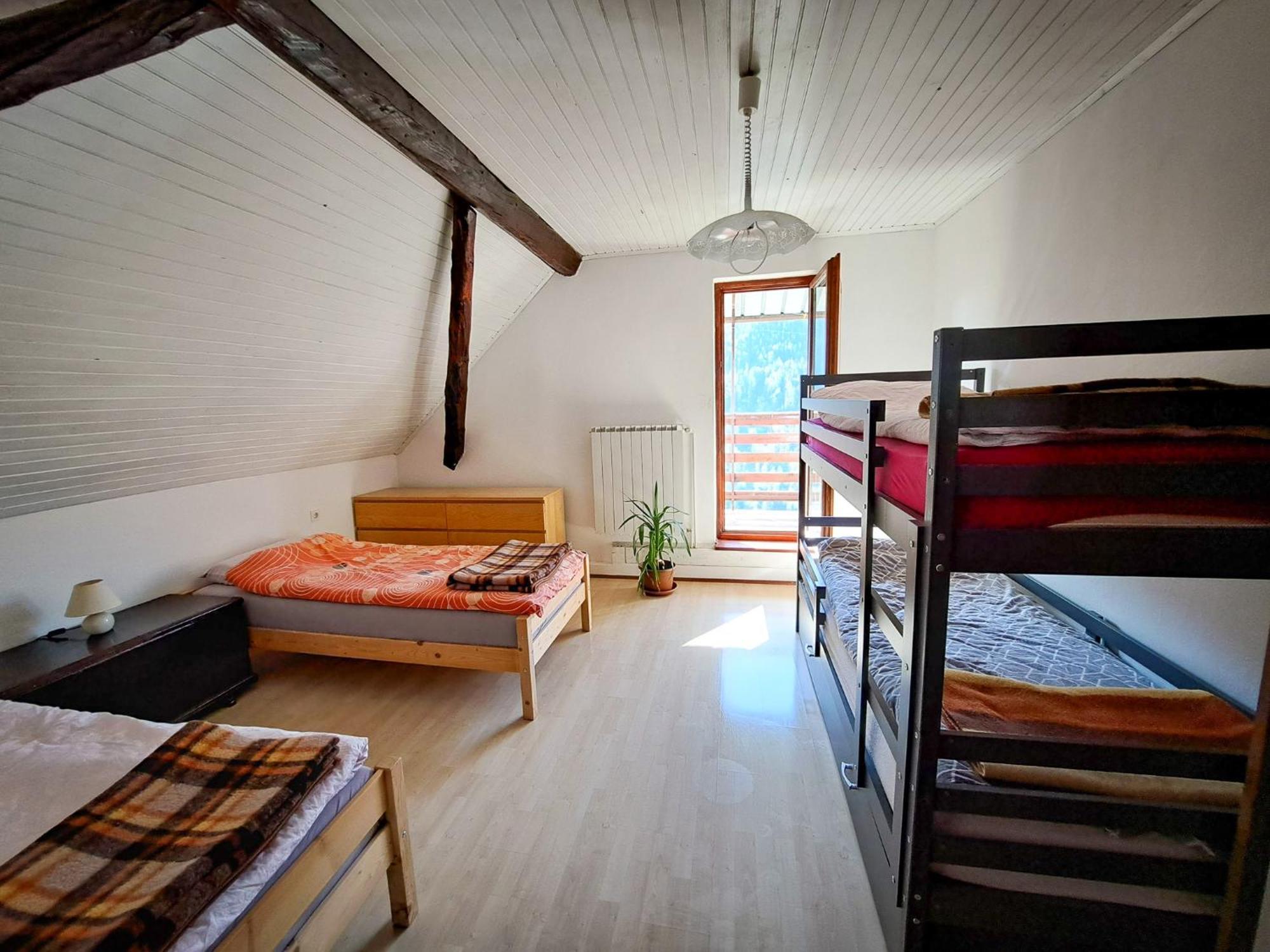 Hikers Hut Hisar Apartman Podbrdo Kültér fotó
